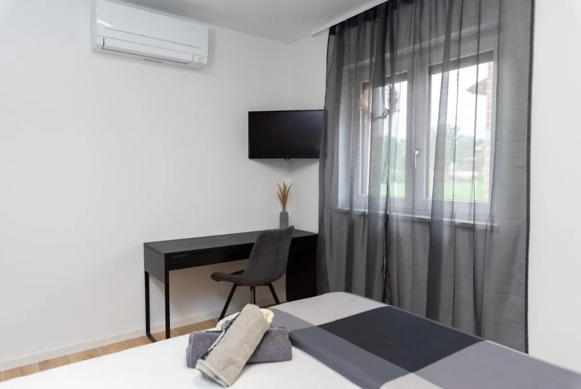 Villa Ardanela In Kapelica - Haus Fuer 6-8 Personen Labin
